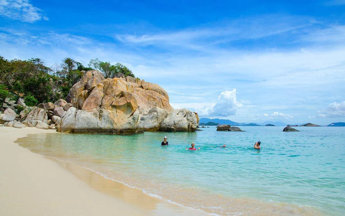 Bãi Hòn Rùa Viên Ngọc Màu Ngọc Bích Vĩnh Hy Ninh Thuận-1.webp