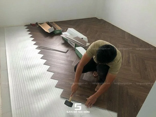 Đơn vi nào chuyên thi công sàn gỗ tự nhiên nhà ở TPHCM-3.webp