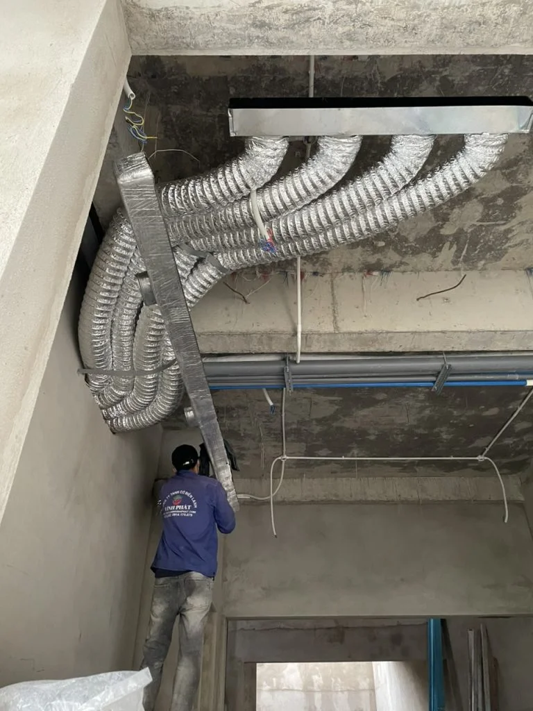 Tư vấn + thiết kế + thi công trọn gói Điều hòa giấu trần nối gió 25HP cho quán ăn-2.webp