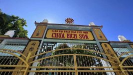 chua bich son - dao bich dam nha trang - bich dam - nha trang booking - bien dao nha trang.jpg