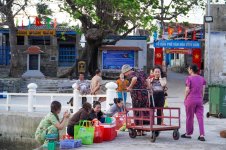 sinh hoat ngay thuong  -dao bich dam nha trang - nha trang booking.jpg
