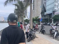 Biển Phạm Văn Đồng chiều nay