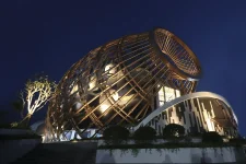 Trải nghiệm một buổi tối “cháy máy” tại Nhà hát Đó Nha Trang