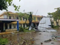 Bão số 5 Kajiki thật là dị