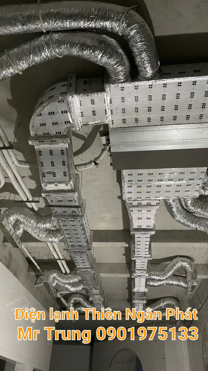 Thi công lắp đặt máy lạnh giấu trần nối ống gió Toshiba 